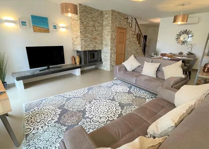 Cascata, 3 Bedroom, Pool, Close To Olhos De Agua *